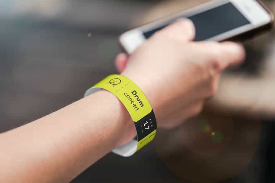 موکاپ دستبند کاغذی بلیط کنسرت - 3