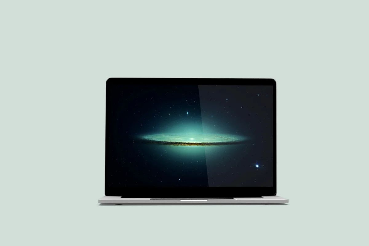موکاپ مک بوک پرو Macbook Pro Screen Mockup