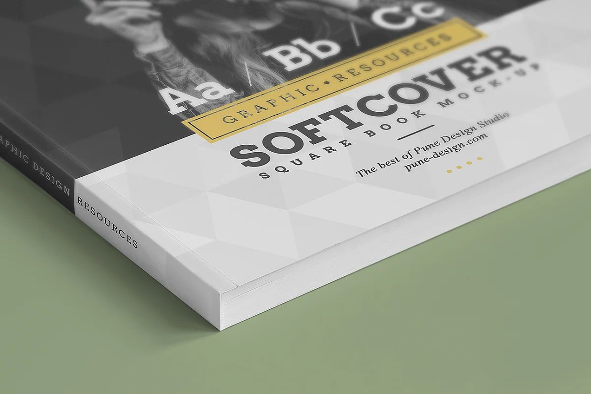 موکاپ کتاب Softcover Square Book - 11
